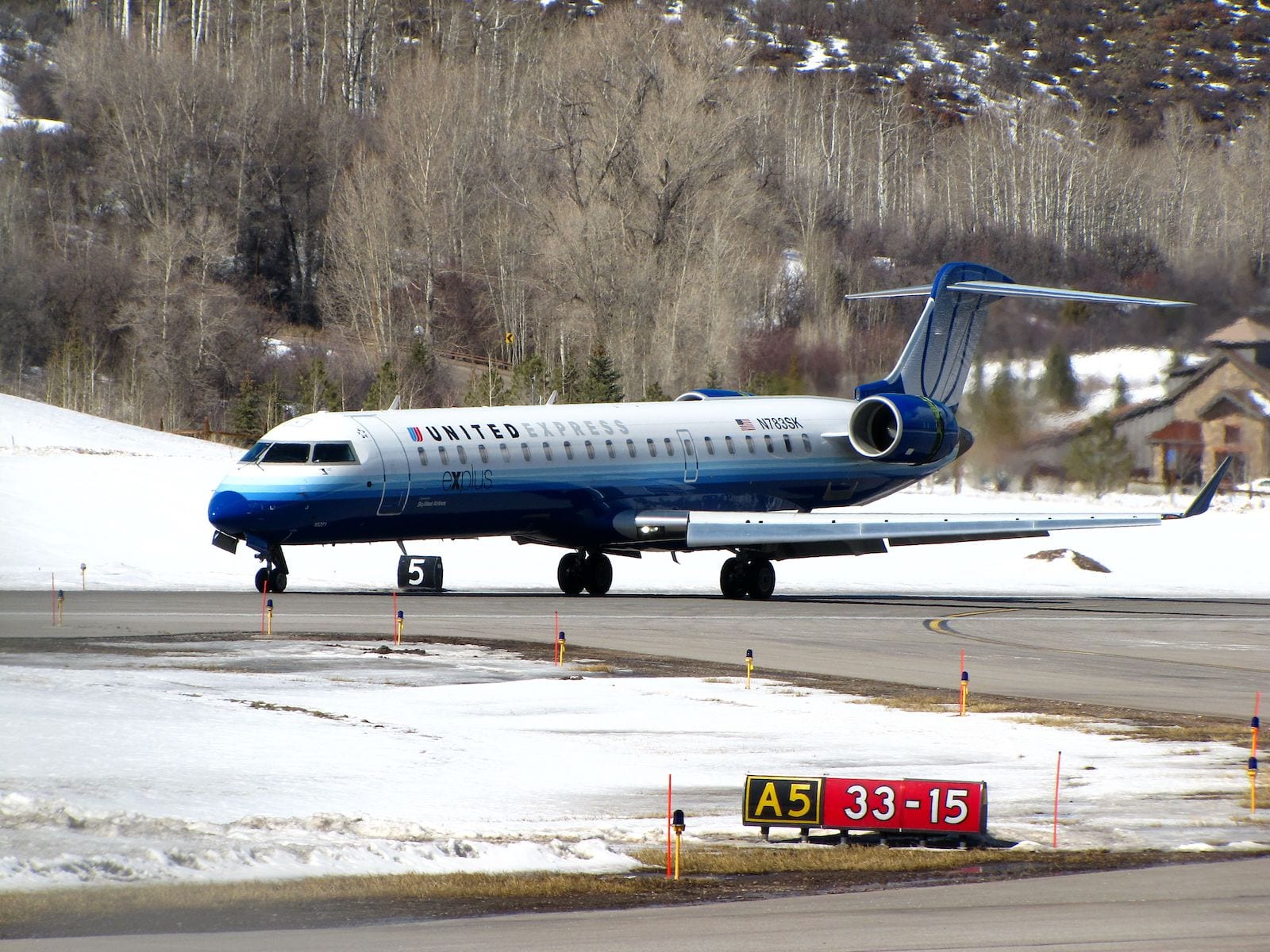 Aspen-Pitkin County Airport United Airplane Winter